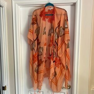 🌺 Woven Heart kimono. Apricot background with bold florals. 2x. Tasseled.